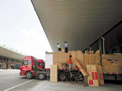 衡水至甘肅崇信貨運(yùn)專線 專業(yè)裝卸服務(wù)，助力高效物流